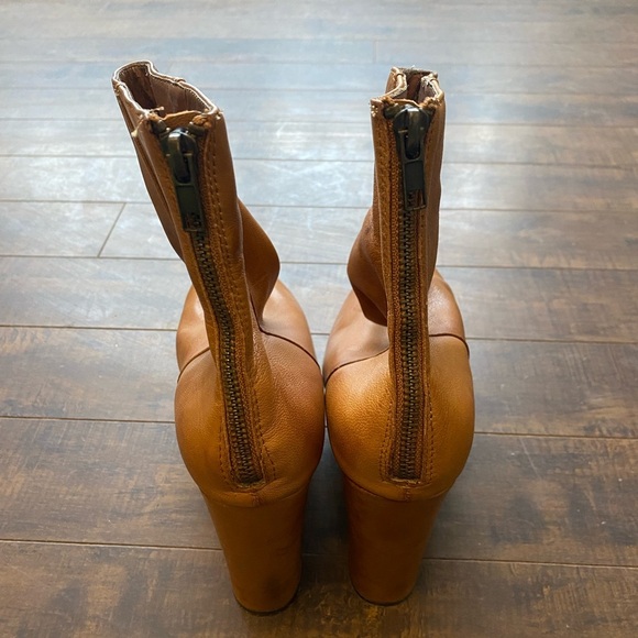 Steve Madden Desirred Leather boots - Picture 4 of 13